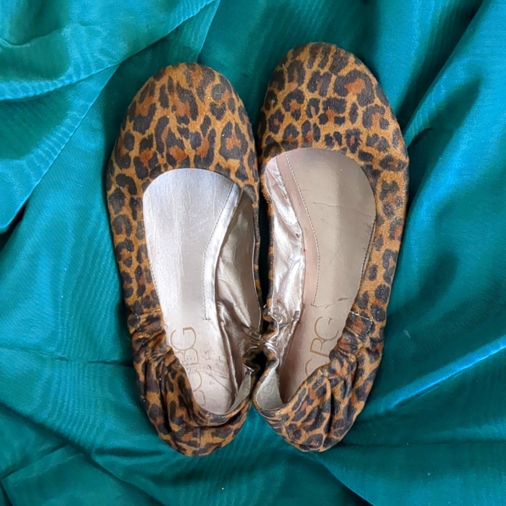 BCBG leopard flats